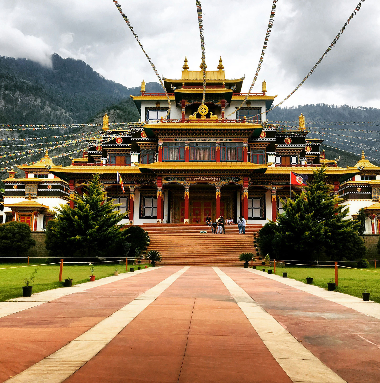 zlVgu-Tibet-Monastry.jpg